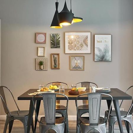 Magnificent 4 Bedroom Apartment In Eixample Barcelona Exterior foto