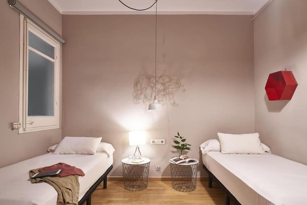 Magnificent 4 Bedroom Apartment In Eixample Barcelona Exterior foto
