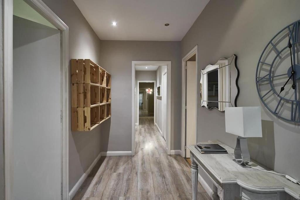 Magnificent 4 Bedroom Apartment In Eixample Barcelona Exterior foto