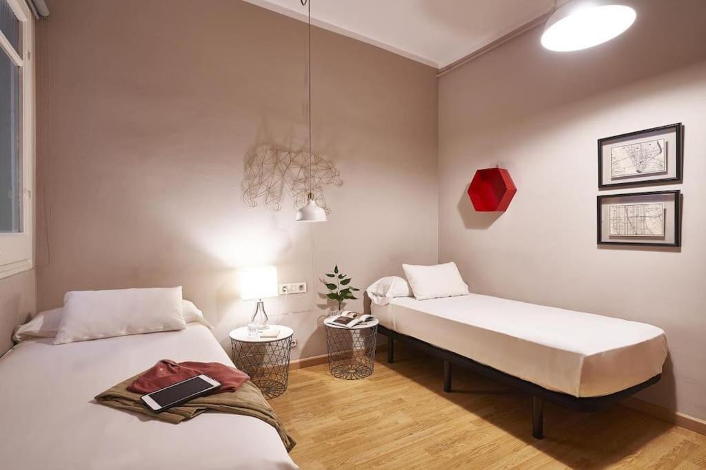 Magnificent 4 Bedroom Apartment In Eixample Barcelona Exterior foto